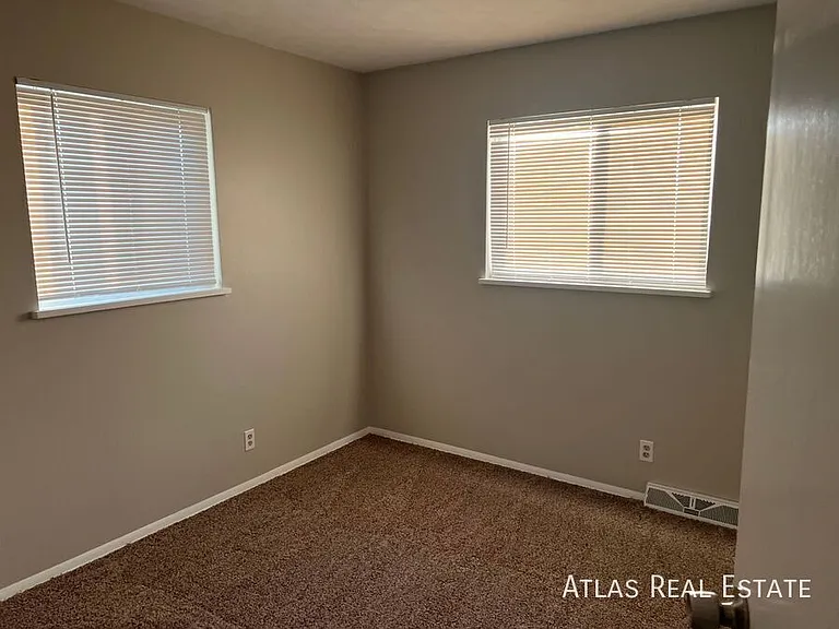525 Kendall Ct — Photo 6