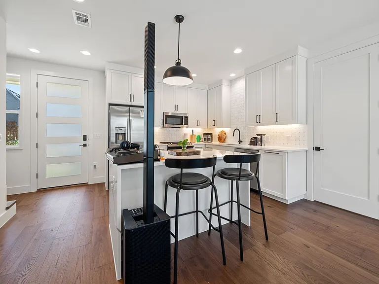 2609 Willow St #2 — Photo 36