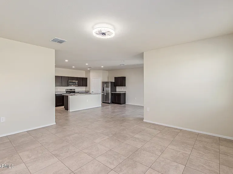 18646 W Buckskin Trl — Photo 12