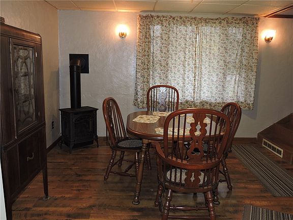 5th image of 3204 Hemlock Dr