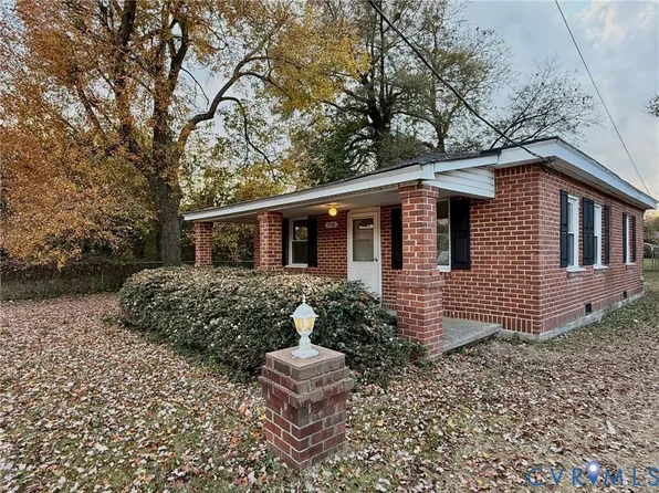 1748 Youngs Rd, Petersburg, VA 23803