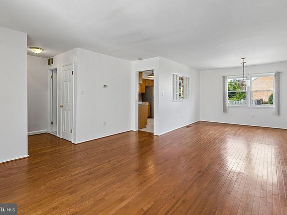 3rd image of 6409 Whitwell Ct