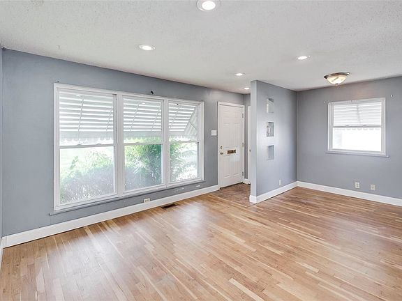 3rd image of 3713 Courtois St