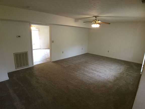 4th image of 585 Kamran St