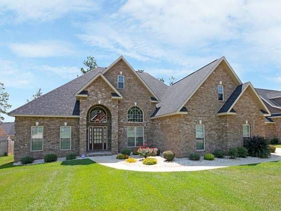 1st image of 105 Stratford Hills Dr