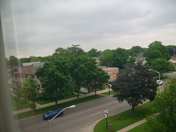 3rd image of 8245 Belmont Ave APT 5C