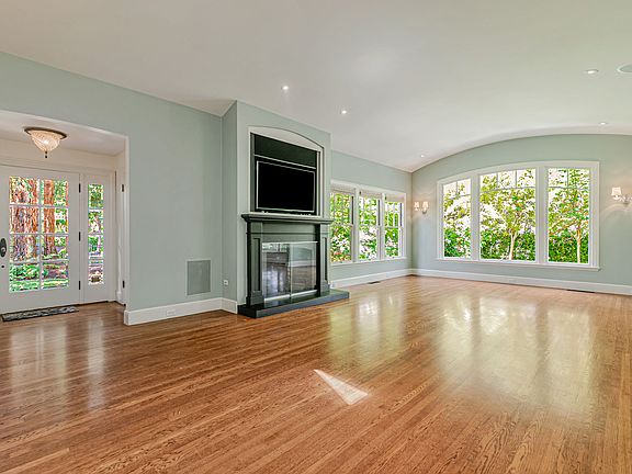 3rd image of 1196 Hamilton Ave