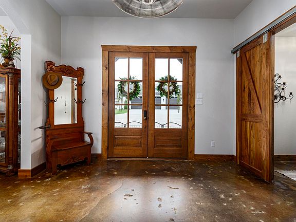 5th image of 1202 Hilldale Cv