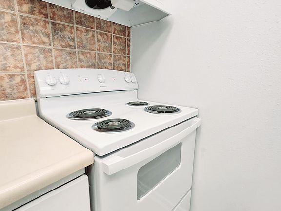 3rd image of 8401 N New Braunfels Ave APT 218