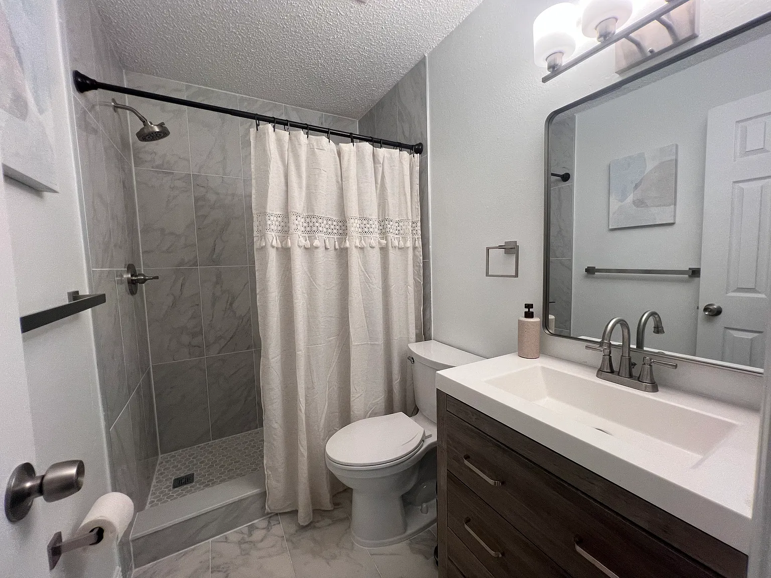 200 S Betty Ln — Photo 4