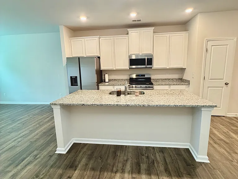 111 Norse Creek Dr — Photo 3