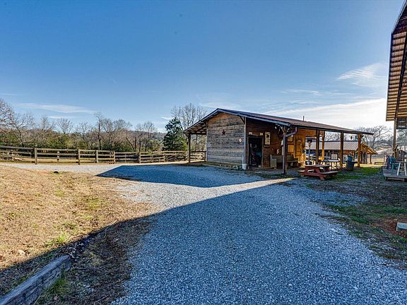 27th image of 200 Reavley Rd