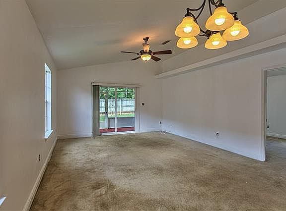 4th image of 3288 Emerson Ln