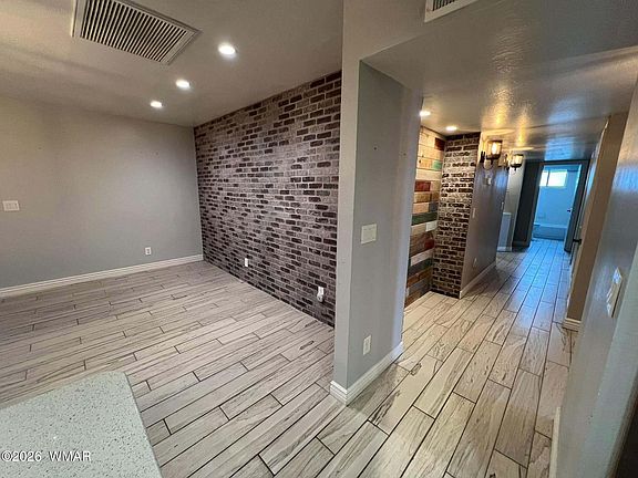 3rd image of 274 W Sycamore