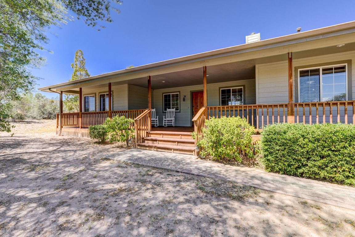 001_large 1.7 acre Lot