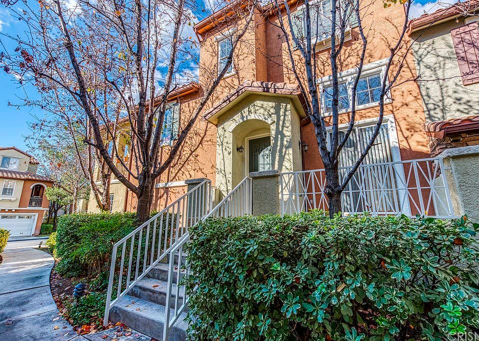 1st image of 28246 Canterbury Ct