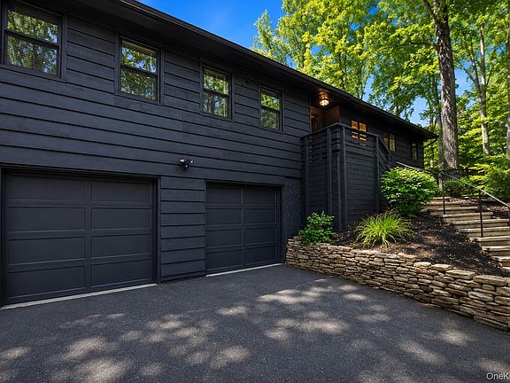 2nd image of 111 Fleets Cove Rd