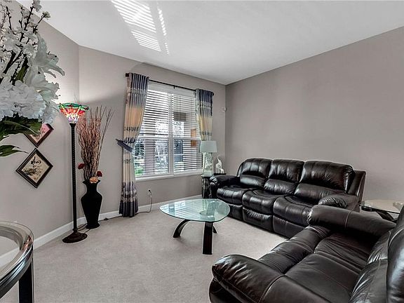 5th image of 3813 Thornewood Way