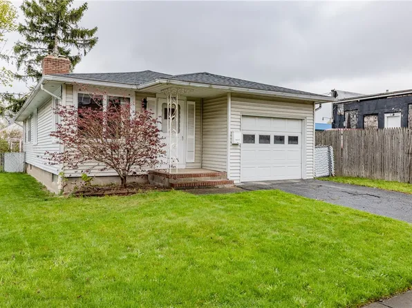 16 Rossiter Rd, Rochester, NY 14620