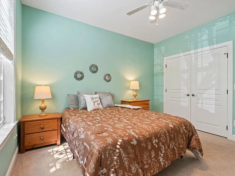 912 Providence Glen Dr — Photo 13