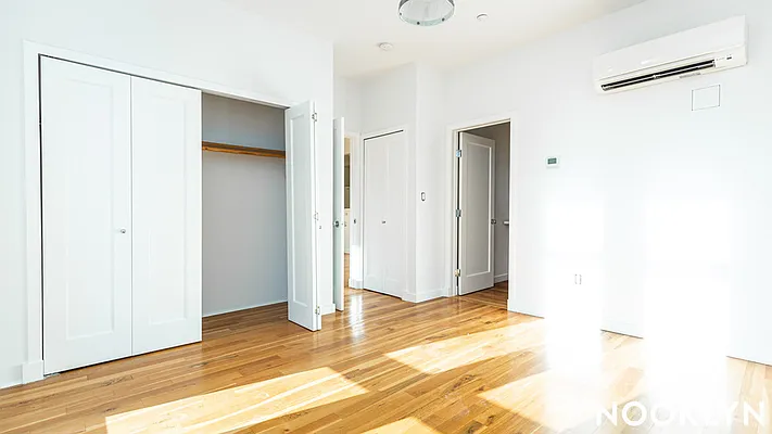 Rented by Nooklyn NYC LLC | media 100