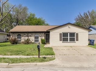 3813 Arnold Dr, Fort Worth, TX 76140