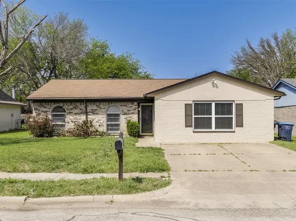 3813 Arnold Dr, Fort Worth, TX 76140