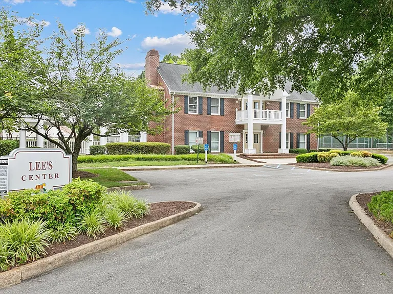 215 Old Bridge Ct — Photo 37