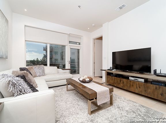 2nd image of 17902 La Cantera Pkwy Unit 202