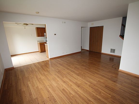 4th image of 1123 Greenwood Cir