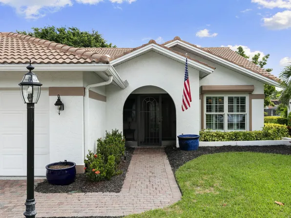 221 Kings Way, Naples, FL 34104