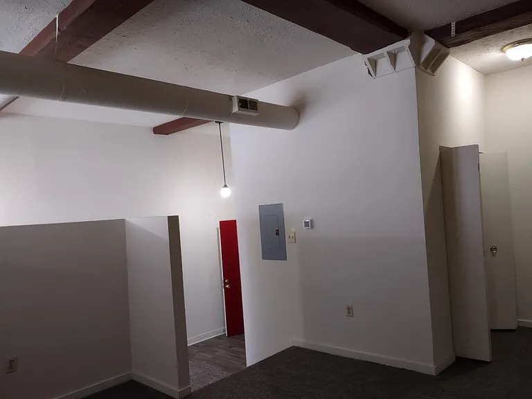 Marlboro Classic Apt & Redwood Square — Photo 117