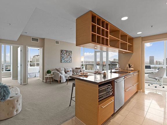 5th image of 833 Seymour St #3104