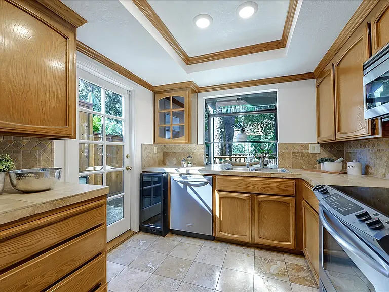 1150 Pine St #D — Photo 12