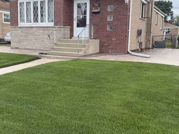 7966 S Kolin Ave, Chicago, IL 60652