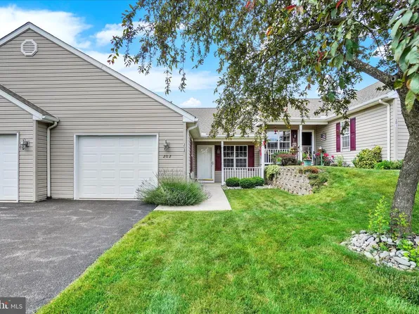 202 Equine Cv, Red Lion, PA 17356