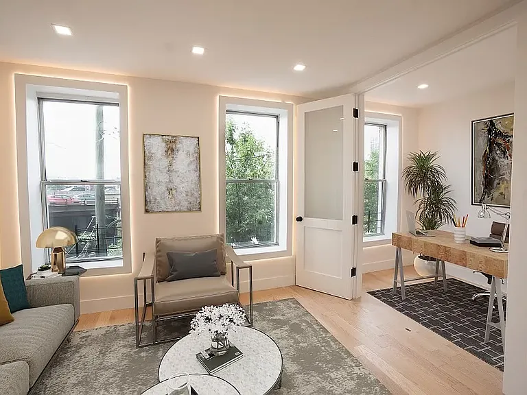559 Clinton St #3 — Photo 1