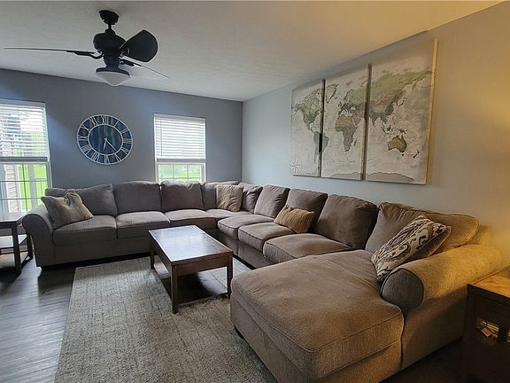 3rd image of 5049 Ravenway Dr