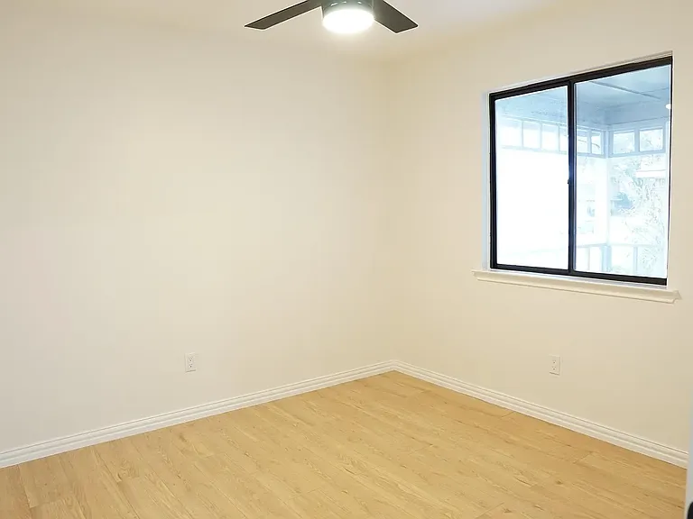 6033 Frontier Ln — Photo 5
