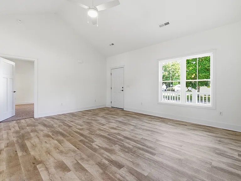 2206 Grant St — Photo 8