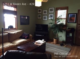 1251 W Barry Ave APT 2R, Chicago, IL 60657