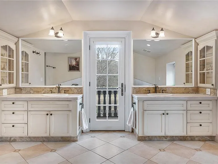 287 Gibbs Ave — Photo 28