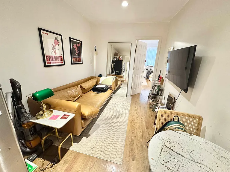 182 Meserole St #2R — Photo 7