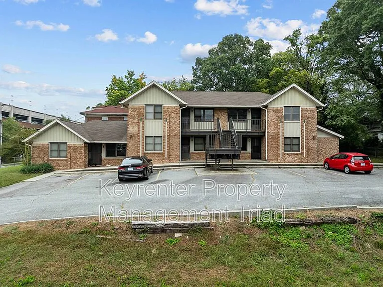 211 McIver St #A — Photo 28