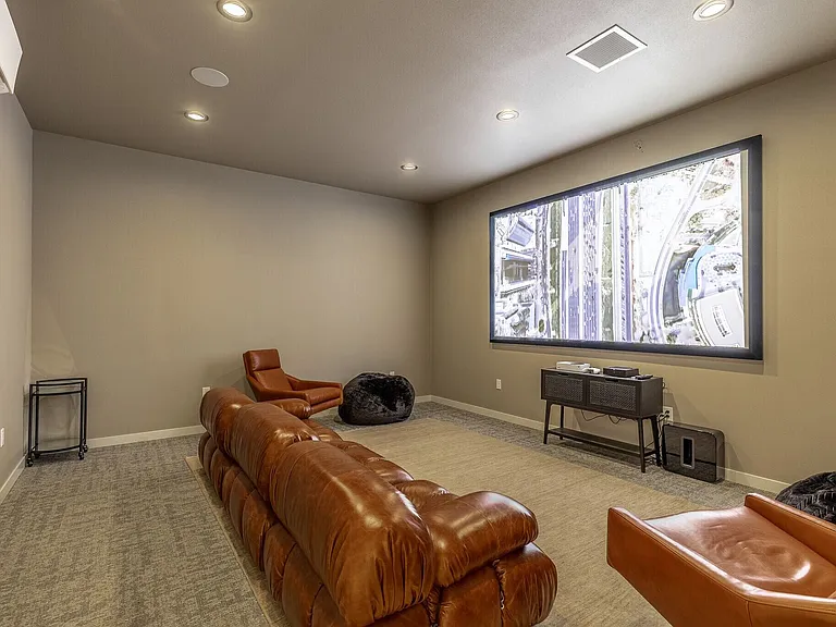 Eagle Pointe Apartments- Resort-Style Living in Albany — Photo 6