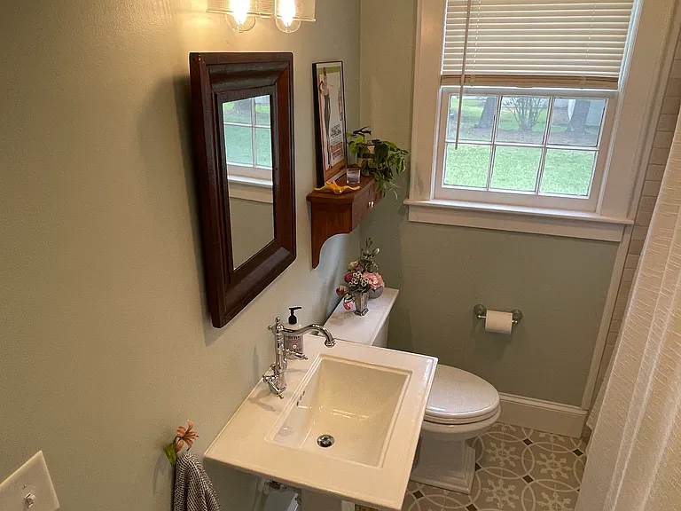 107 W Poplar Ave — Photo 12