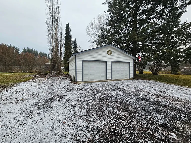 3710 E Chattaroy Rd — Photo 3