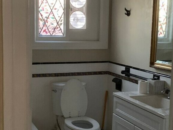 2nd image of 2452 Sacramento St #1