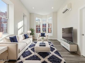 19-25 Essex St