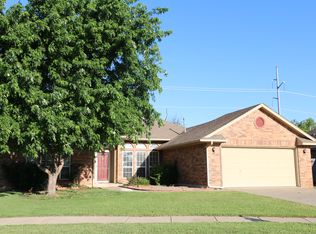 905 Renita Way, Moore, OK 73160
